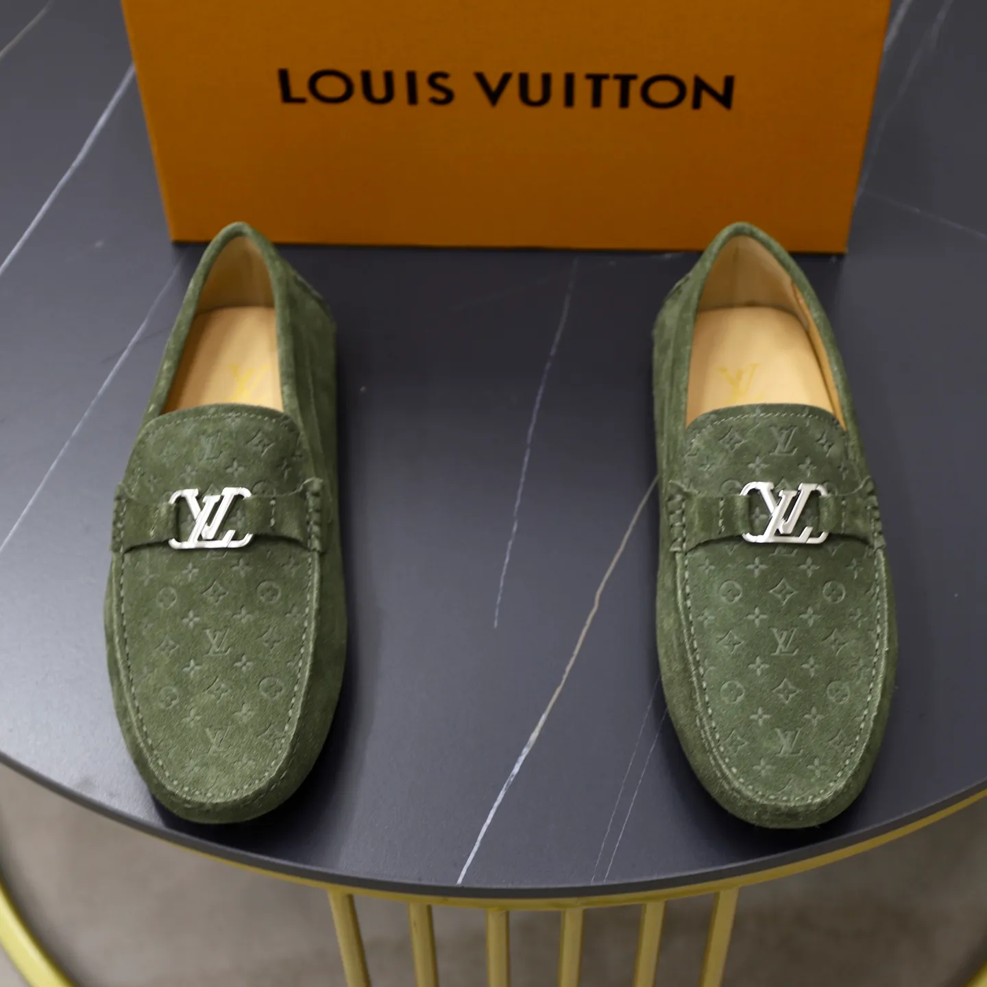 Ex-factory price: 480💰【LV】Louis Vuitton ⚠️High-end men’s driving and pedal series ⚠️38-44 (customized for 45) ⚠️All original cowhide leather! Thick and soft! Made entirely of calfskin lining! The latest non-slip beanie sole! Three-dimensional package technology! Fashionable and classic! Handicrafts! Original high quality! Feel free to compare!